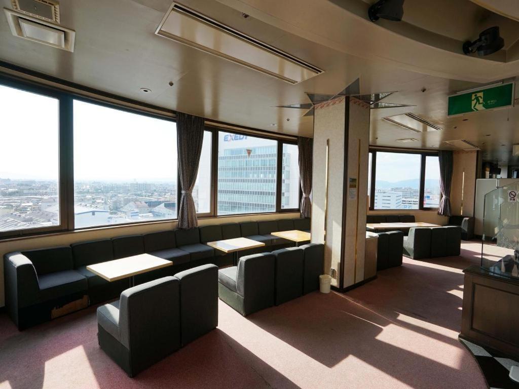 Neyagawa Trend Hotel Osaka Buitenkant foto
